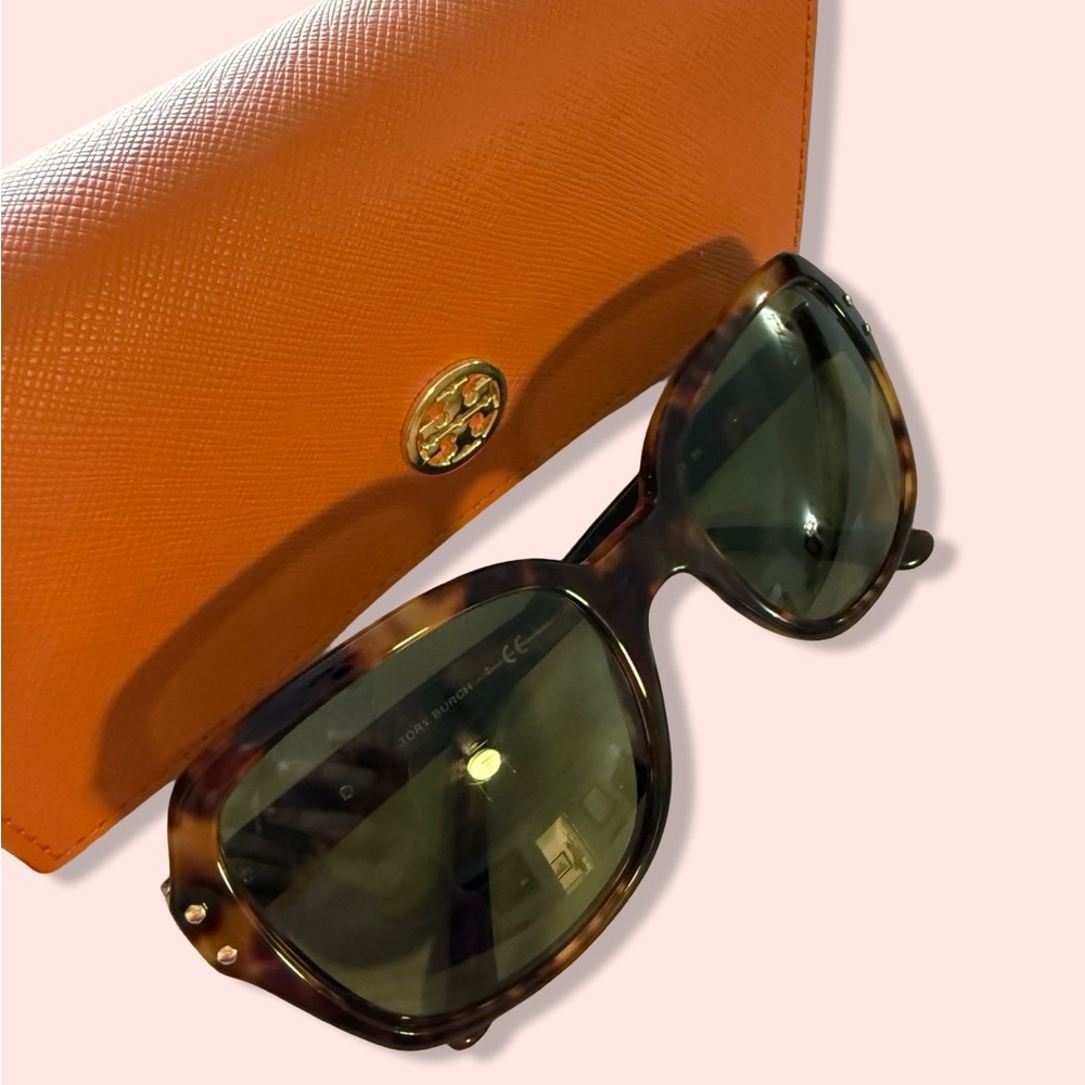 Tory‎ Burch Tortoise Sunglasses with Orange Case